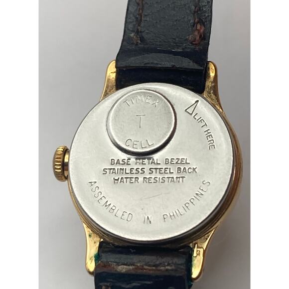 VTG Petite Women's Timex Q T-CELL Watch 19mm - Adjustable Band - New Battery 6" - Picture 3 of 8